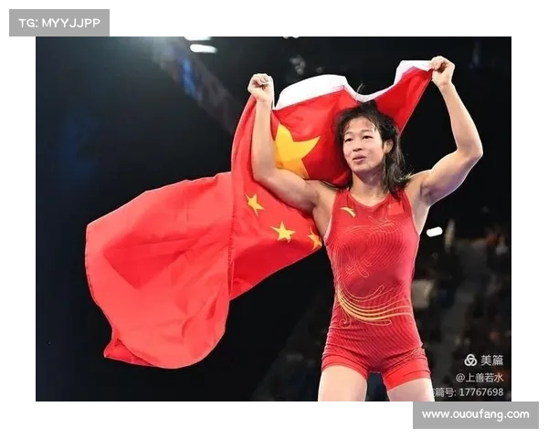 法国举重选手在巴黎举行的世界锦标赛中刷新纪录 法国举重选手在巴黎举行的世界锦标赛中刷新纪录