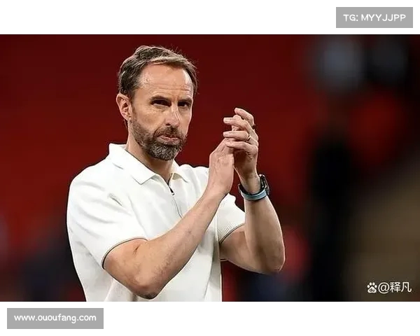 贝林场边督战:凯恩下场前曾要求索斯盖特做出战术变化(贝尔 凯恩) 贝林场边督战:凯恩下场前曾要求索斯盖特做出战术变化(贝尔 凯恩)